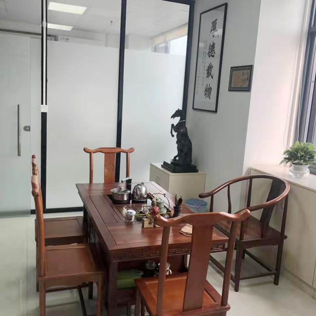 怡远发电机公司会客室