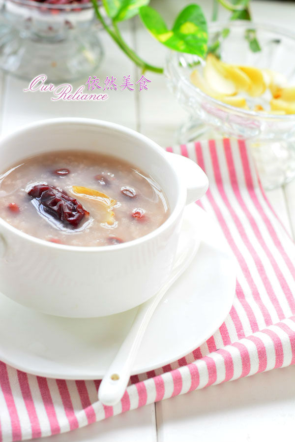 构建起多维度、立体化的预警信息发布体系：通过短信平台