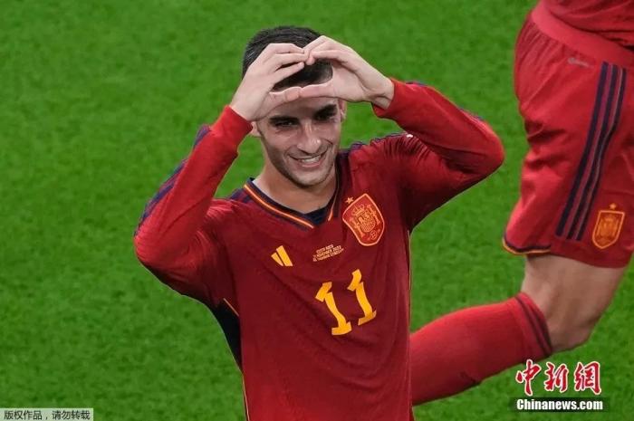 七球风暴下的天才崛起：18岁零110天的加维用凌空