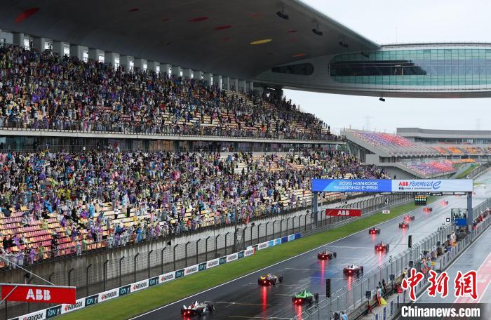 FE电动方程式上海站双连赛打响 22位车手角逐冠军