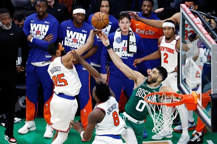 拉拉维亚万金油属性助力湖人战术多样性，合同