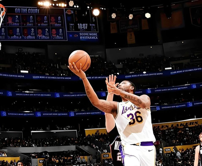 拉拉维亚万金油属性助力湖人战术多样性，合同