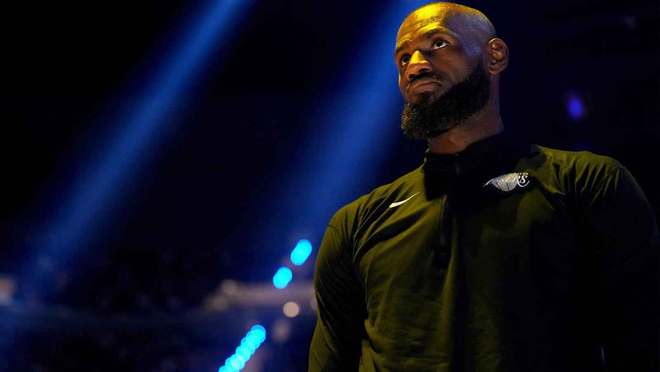 勒布朗·詹姆斯误判转播失误引热议 热火黄蜂附