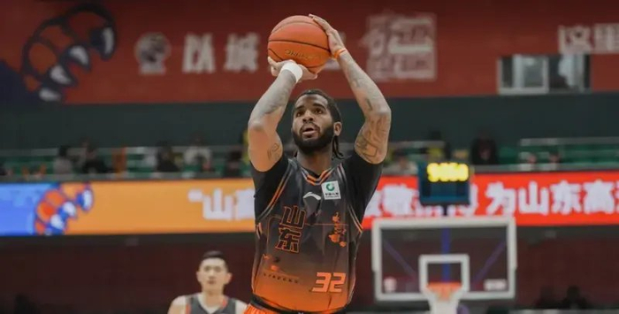 北京力克山东邱彪：末节关键球失误暴露球队困