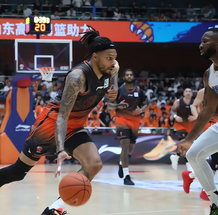 北京力克山东邱彪：末节关键球失误暴露球队困